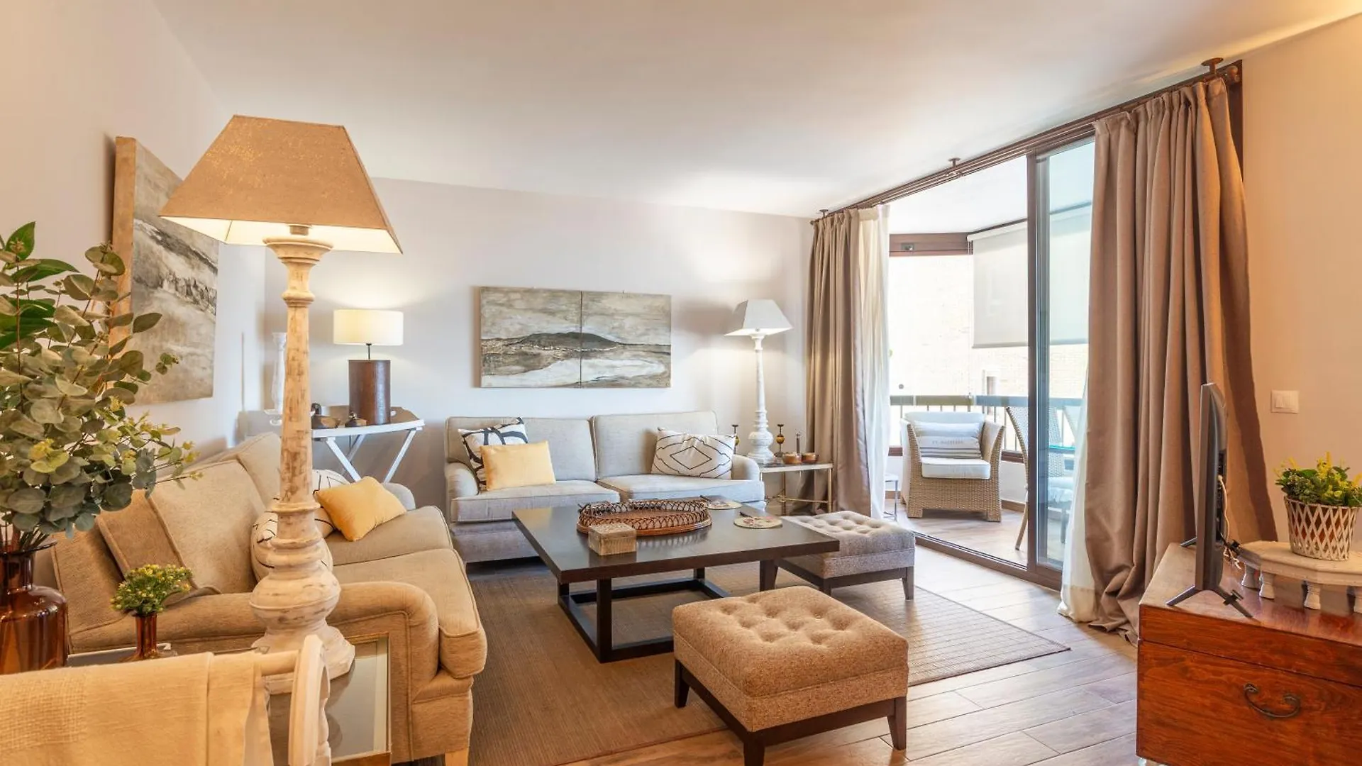 Malagueta Beach IV By Ele Apartments Malaga Spain
